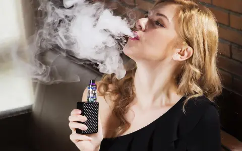  los cigarrillos electrónicos están impulsando una nueva ola de adicción a la nicotina, según un informe publicado por la OMS.