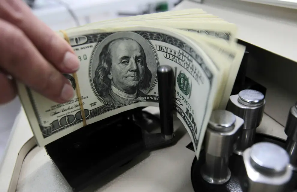 El dólar oficial cerró hoy en $1.405 para la compra y $1.455 para la venta en la cotización de Banco Nación
