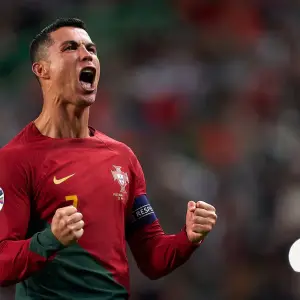 Cristiano Ronaldo es el primer futbolista en alcanzar el estatus de multimillonario ¿Y Messi?