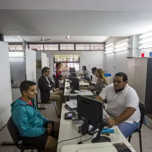 El Registro Civil, Saeta y el IPS atienden con normalidad