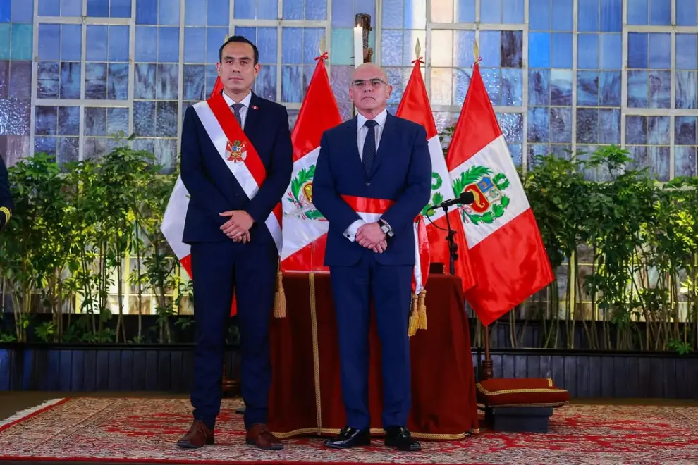 El presidente de Perú tomó juramento a su gabinete
