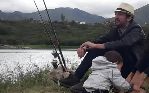 Pablo Laurta junto a Luna Giardina y su hijo en Cordoba (2021)