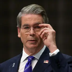 "Peronista americana" El secretario del Tesoro de los Estados Unidos Scott Bessent, usa imágenes justicialistas para atacar a sus enemigos