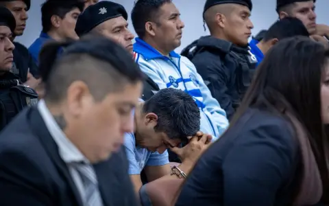 Condena a los carceleros