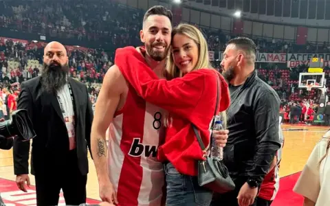 Vildoza y su esposa.