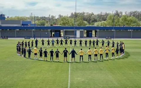 El plantel de Boca en una práctica.