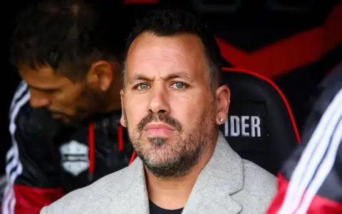 El Ogro Fabbiani, otro técnico sin trabajo en el fútbol argentino
