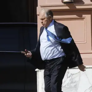 El canciller Gerardo Whertein le presentó la renuncia a Javier Milei, pero antes dejó un "regalo"