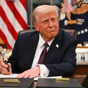 Trump sigue apostando a Milei y vendió cientos de millones de dólares en la Argentina