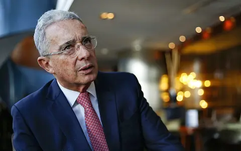 Álvaro Uribe
