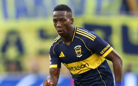 Luis Advíncula