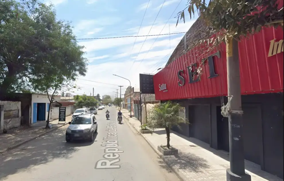 Violencia afuera de un boliche en Orán.