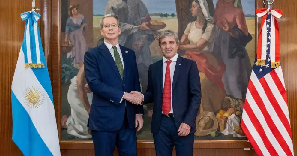 Luis Caputo y Scott Bessent