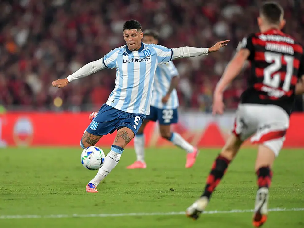Marcos Rojo no pudo evitar el gol.