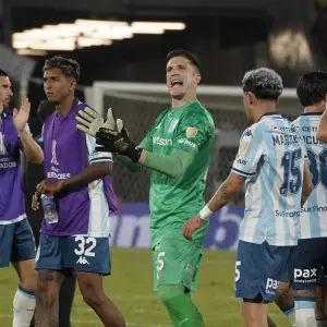 Racing con la frente en alto cayó en el Maracaná y define la serie de semis en Avellaneda
