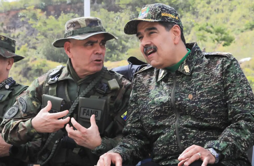 Nicolás Maduro y el ministro de Defensa venezolano, Vladimir Padrino Lopez,