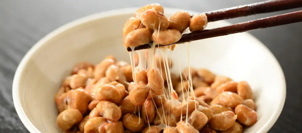 Natto Japonés, un alimento a base de legumbres fermentadas.