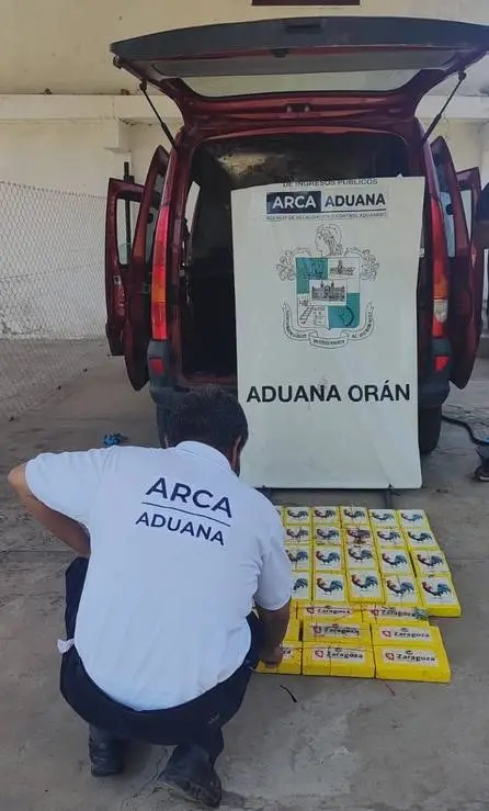 Personal de la aduana de Orán.