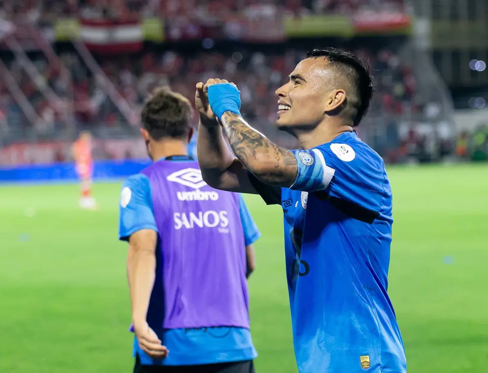 El autor del gol para Belgrano, Zelarayan.