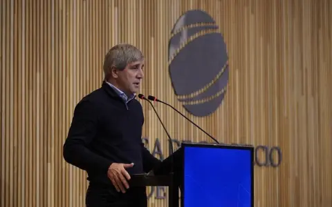 Caputo en la bolsa de comercio