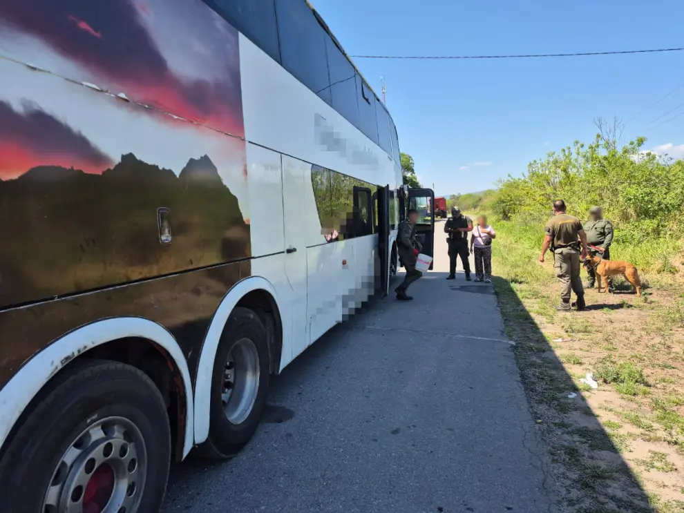 Envolvio 31 kilos de marihuana con colchas y frazadas.
