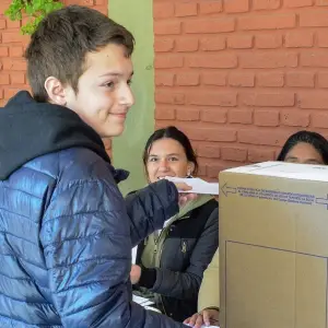Casi 40.000 jóvenes salteños votan por primera vez este domingo