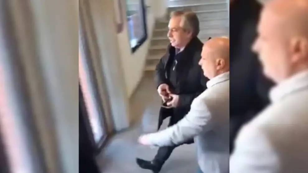 Alberto Fernández votó y huyó.