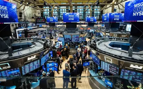 Subas de hasta el 35% en las acciones argentinas en Wall Street tras la victoria libertaria