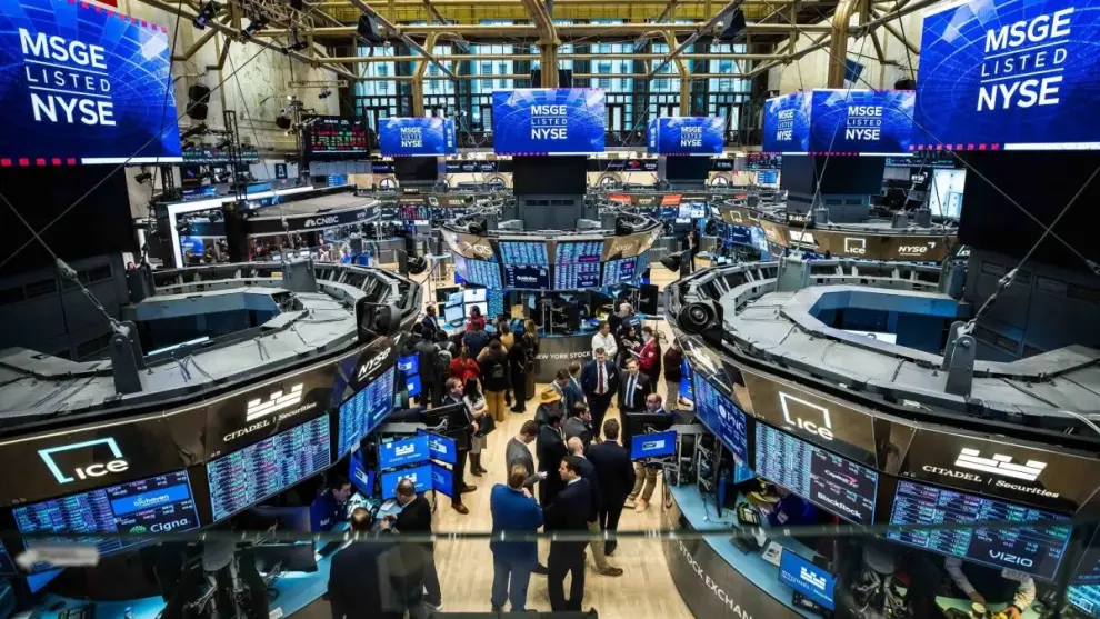 Subas de hasta el 35% en las acciones argentinas en Wall Street tras la victoria libertaria