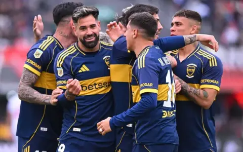 Los jugadores de Boca festejando el triunfo ante Barracas