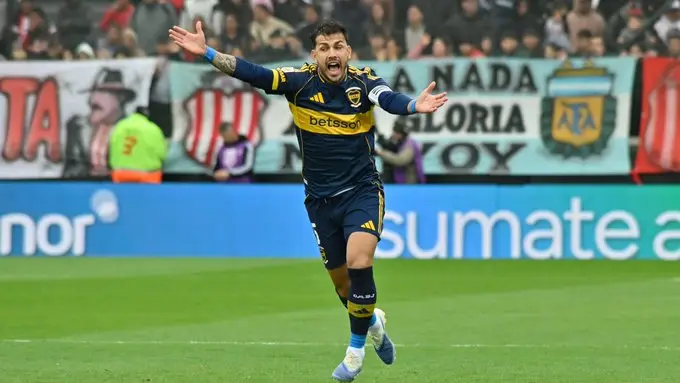 Paredes fue amonestado.