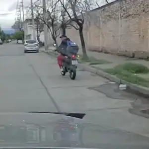 VIDEO: inspectora de tránsito fue asaltada y se llevaron una moto