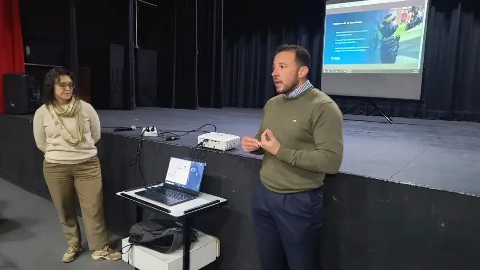 El secretario de Tránsito de la Municipalidad explicando los resultados