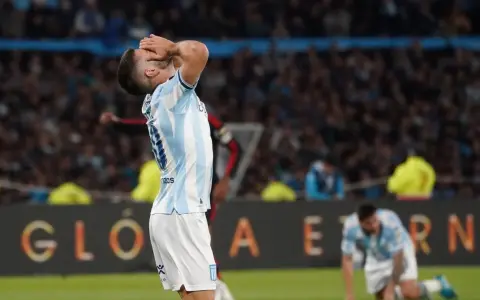Eliminacion de Racing en la Copa Libertadores.