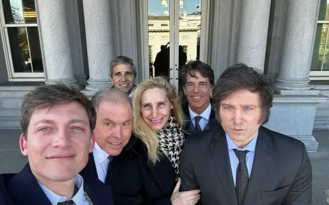 Santiago Caputo y gabinete