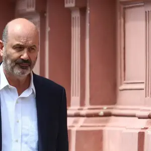 Sturzenegger afirmó que la reforma laboral regirá para la totalidad del empleo privado 