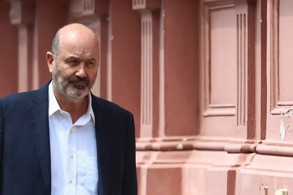 Federico Sturzenegger desconoce "las doce horas", pero "ignora" que sí existe la posibilidad de alcanzar esa jornada laboral.