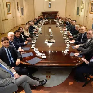 Sáenz se mete en la interna del Gobierno y le pide a Milei un "interlocutor" con poder de decisión