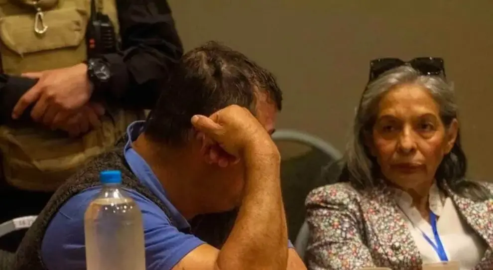 Emerenciano Sena en el juicio de debate evade a la prensa