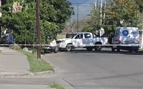 Investigan la muerte de un hombre en Santa Ana