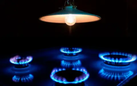 Aumentos de luz y gas en noviembre