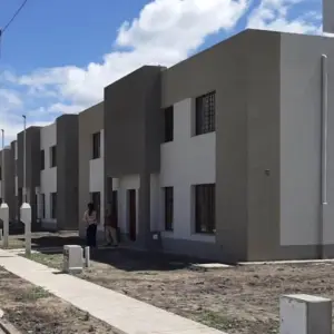 Fingía ser empleado del IPV y estafó a integrantes de una familia con la promesa de una casa propia