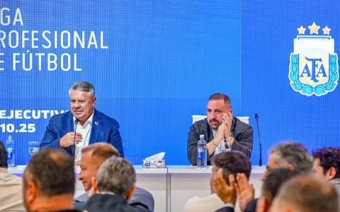 Asamblea de AFA, con Claudio Tapia a la cabeza. 