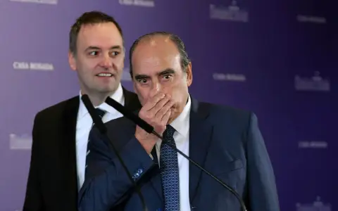 Manuel Adorni y el ido Guillermo Francos