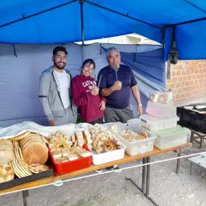 El aroma que conquista El Huaico: la historia de "Los Tres Burguitos"
