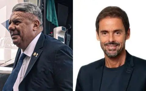 Claudio Tapia contra Mariano Closs.