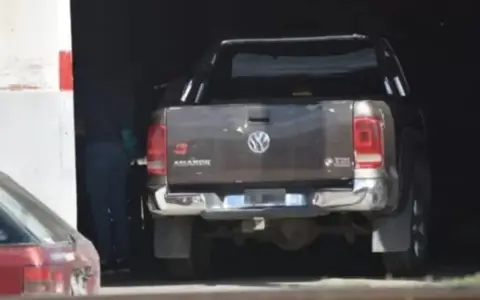 La camioneta con la que chocaron dos vehículos.