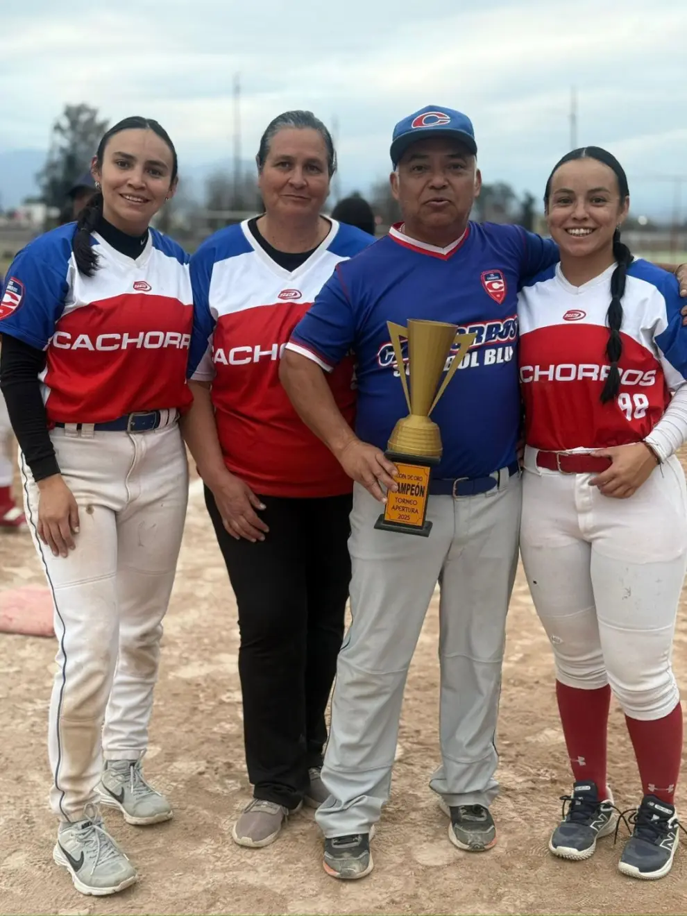 La familia Escalante, tras una torneo en Cachorros