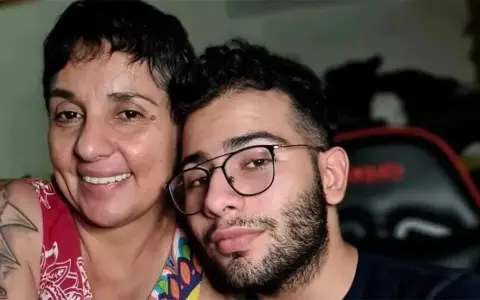 Marcela Acuña y César Sena