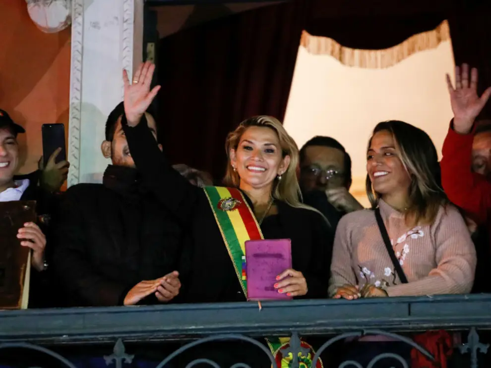 Jeanine Áñez en su asunción como presidente de Bolivia